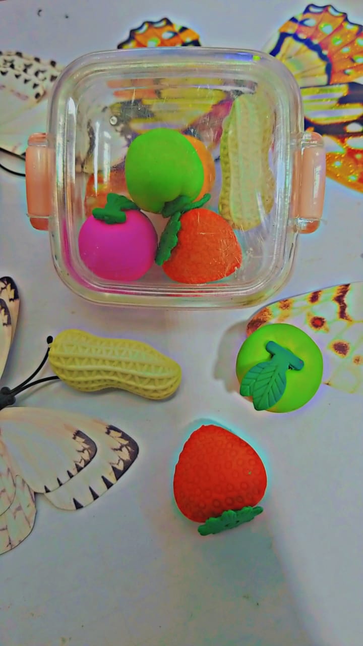 Pack Of 4 Fruit Erasers, Creative Design Eraser, Children School Stationary Rubber Pack Of 4 Fruit Erasers, Creative Design Eraser, Children School Stationary Rubber